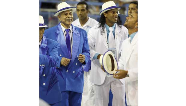 O craque se esbaldou na Sapucaí desfilando pela Portela<br> O craque se esbaldou na Sapucaí desfilando pela Portela<br>