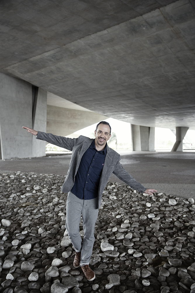 Nelito Fernandes surfa na onda de sucesso do Sensacionalista