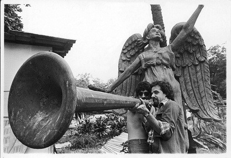 Seixas ao lado de Paulo Coelho: parceiro nas loucuras e em composições consagradas<br> Seixas ao lado de Paulo Coelho: parceiro nas loucuras e em composições consagradas<br>