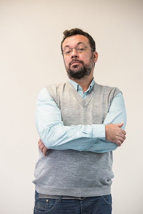 Uma conversa com Márcio Vito sobre A Geladeira, sua nova peça, sobre o sucesso de Tá no Ar e sobre… A Ponte do Rio que Cai