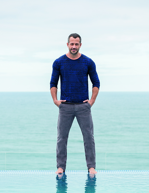 Alessandra Ambrósio e Camila Alves fazem reportagens sobre o Brasil para TV americana