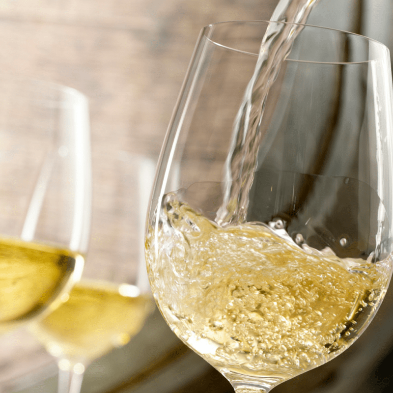 Você sabe como combinar carne com vinho branco?