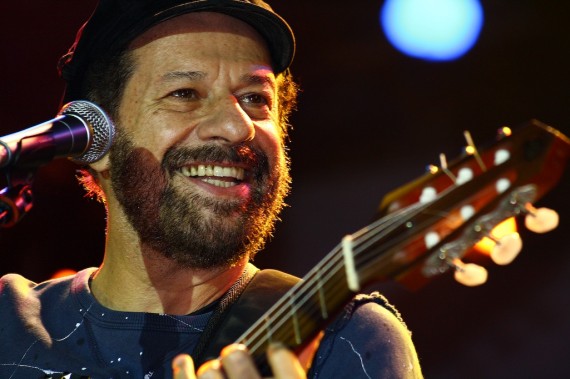 João Bosco: voz, violão e um punhado de histórias