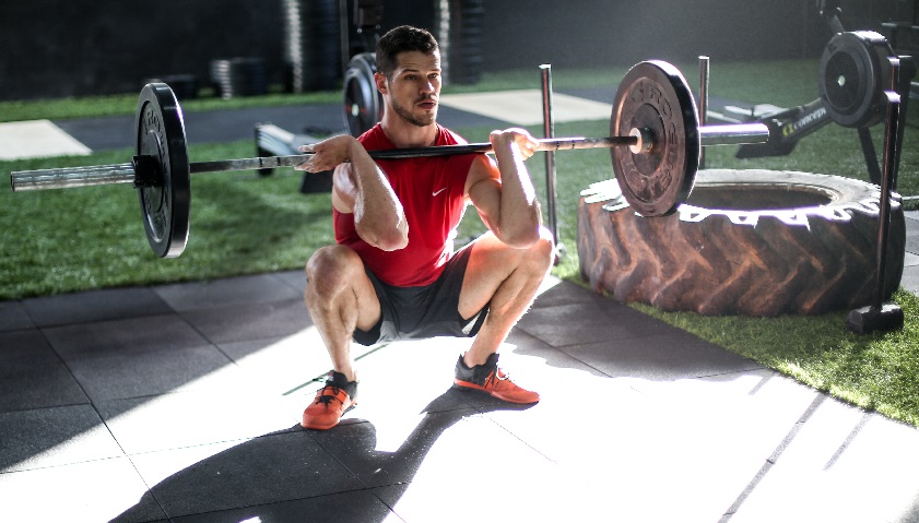 José Loreto abre box de crossfit na Praia da Macumba e já tem concorrente: Bruno Gagliasso