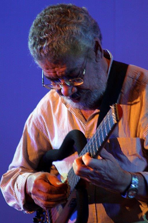 Hélio Delmiro,  mas pode chamar de virtuose