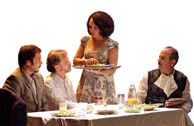 Crítica: Aos Domingos