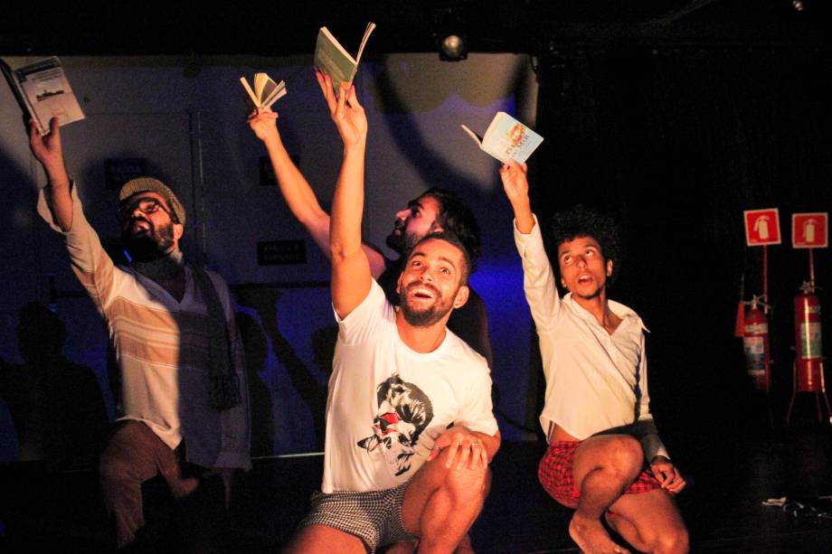 Próxima Parada: dramaturgia construída a partir da vida e da obra dos autores José Vicente e Antonio Bivar Próxima Parada: dramaturgia construída a partir da vida e da obra dos autores José Vicente e Antonio Bivar