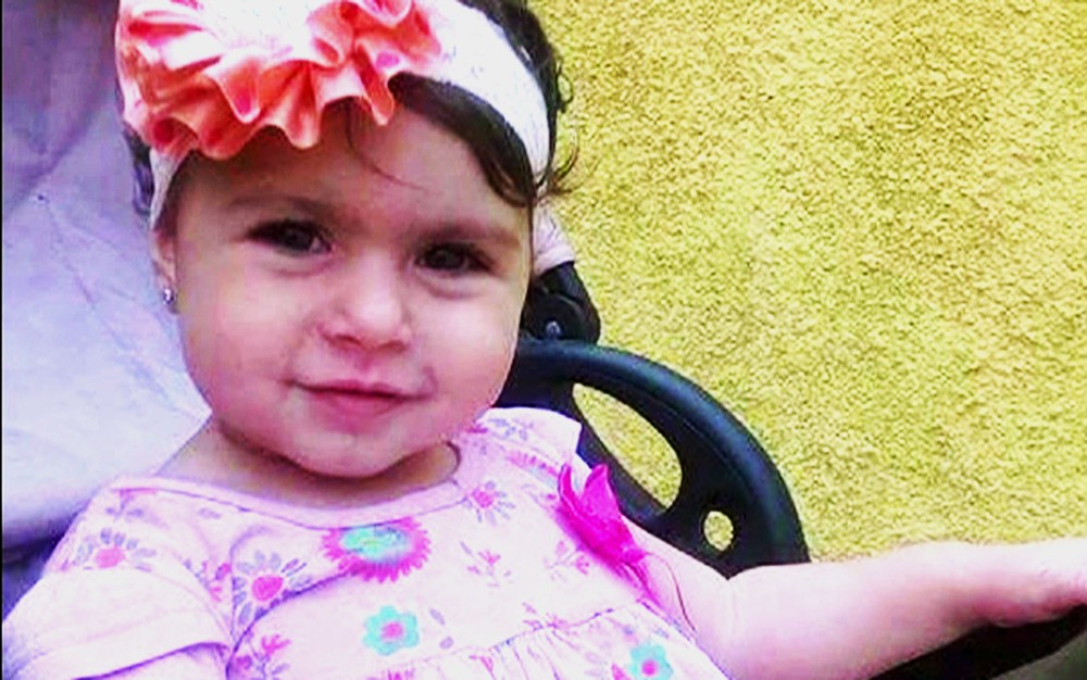 Polícia investiga morte de menina de 2 anos baleada em Irajá
