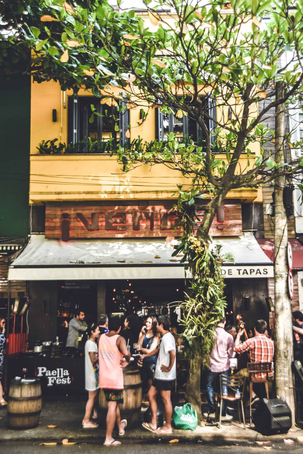 Ludmilla Soeiro comanda Paella Fest no Venga!