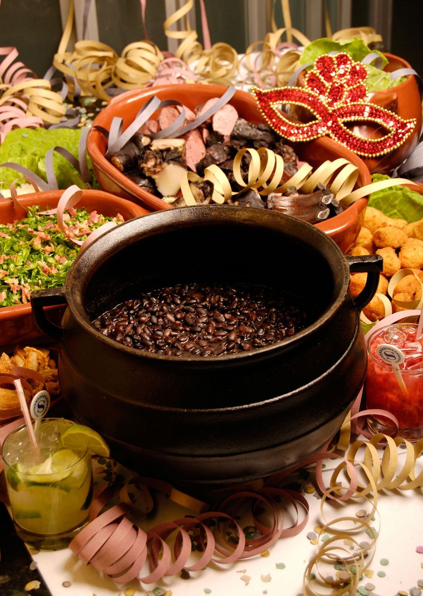 Está aberta a temporada de feijoadas carnavalescas