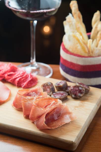 Tábua de embutidos espanhóis: dica para beliscar Tábua de embutidos espanhóis: dica para beliscar