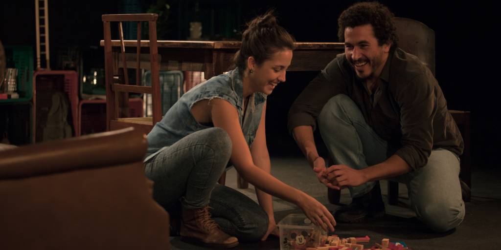 Camila Márdila estrela emocionante peça sobre a morte