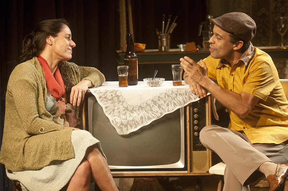 Claudia Mauro reestreia premiado texto sobre amizade