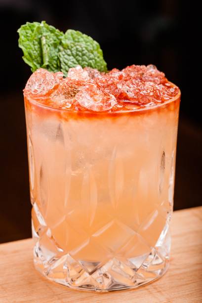 Mai tai (R$ 31,00): rum envelhecido, redução de abacaxi, amêndoas e limão Mai tai (R$ 31,00): rum envelhecido, redução de abacaxi, amêndoas e limão