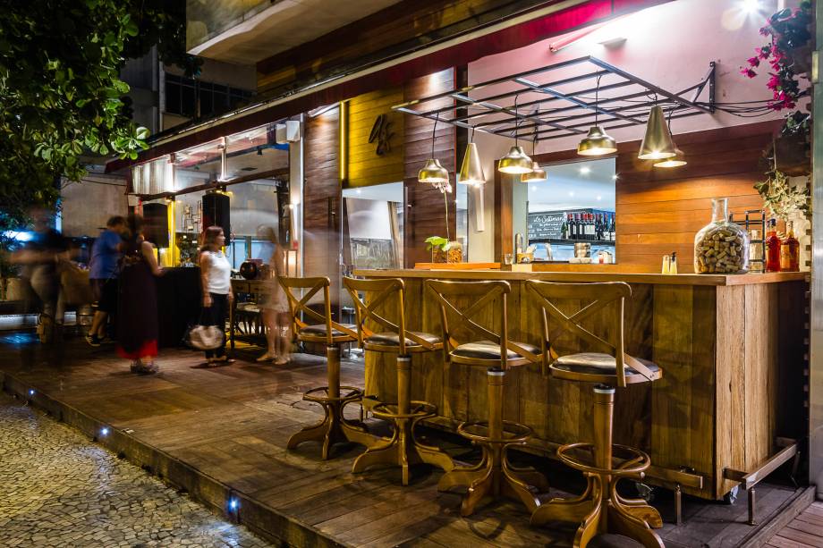 Alessandro & Frederico Café: novo bar na varanda Alessandro & Frederico Café: novo bar na varanda