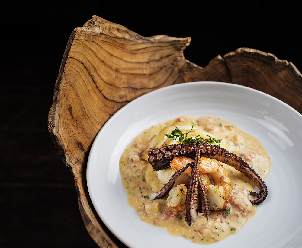 Morena Leite serve mesmo menu em Paris e no Rio