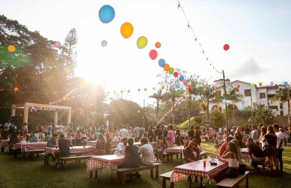 Jorge Aragão embala 4ª edição do Churrasco Lá em Casa