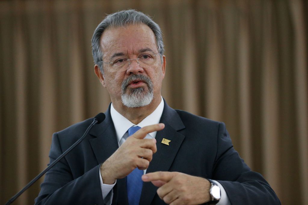 Ministro diz que militares voltarão às ruas do Rio “em breve”