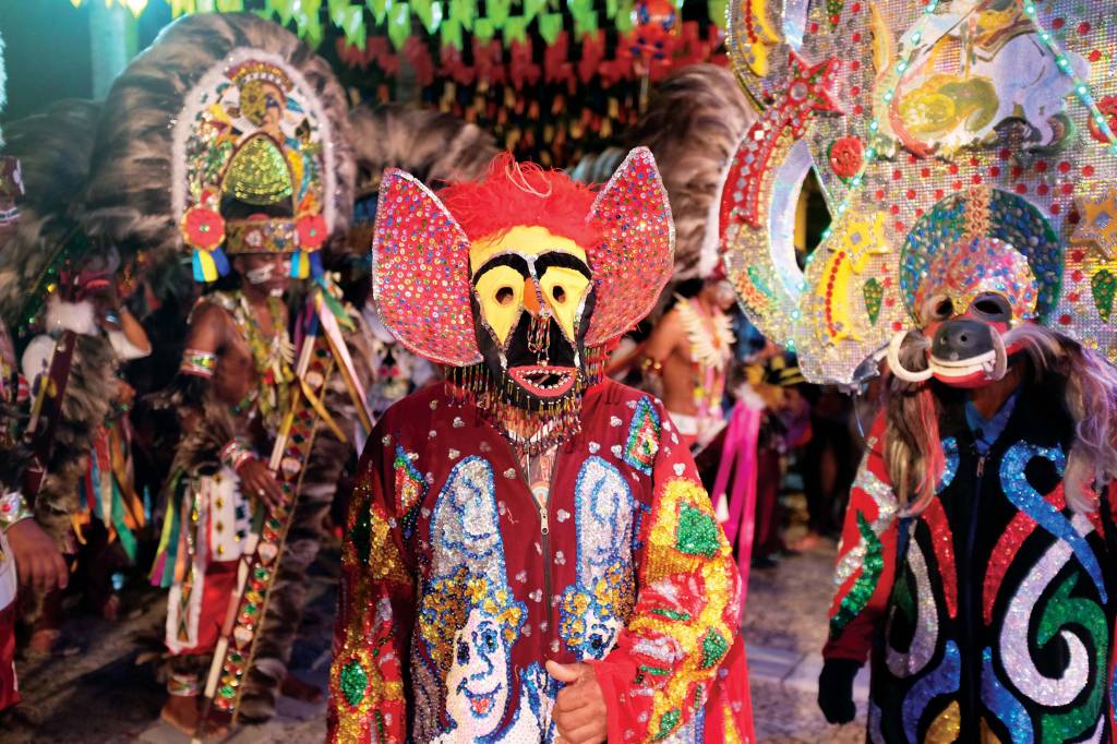 Regina Casé e Antônio Nóbrega participam de evento no Crab