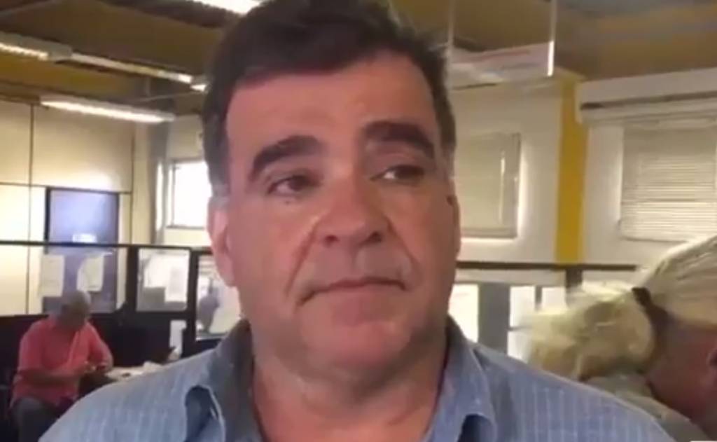 Bandidos roubam van escolar com duas crianças em Niterói