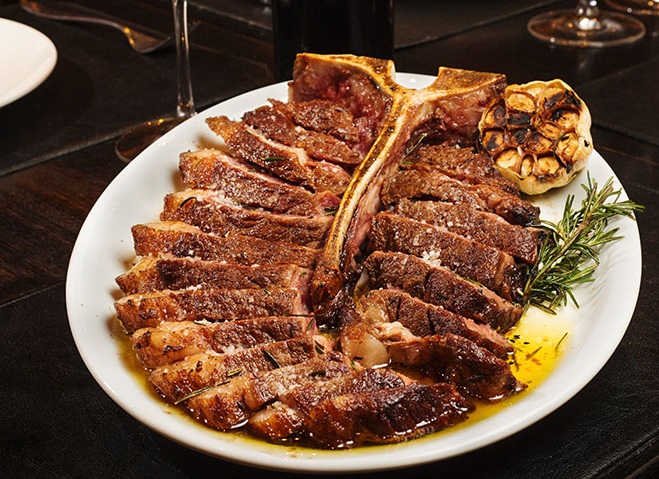 Tragga e Pobre Juan servem cortes especiais