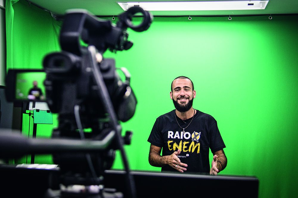 Professores apostam na internet na preparação para o Enem