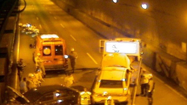 Engavetamento interdita parte do Túnel Rebouças