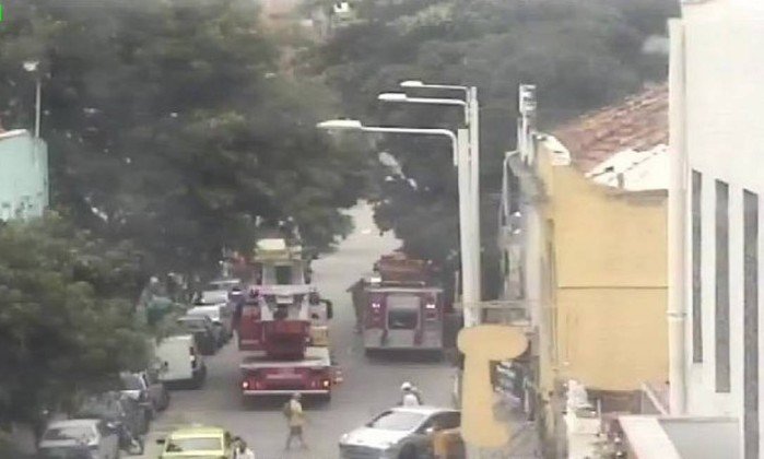 Incêndio em prédio de Botafogo causa retenções no trânsito
