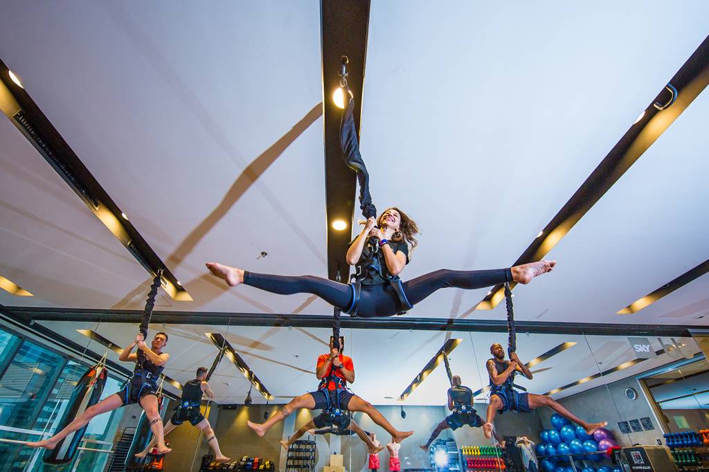 Dança com cordas elásticas vira moda em academias