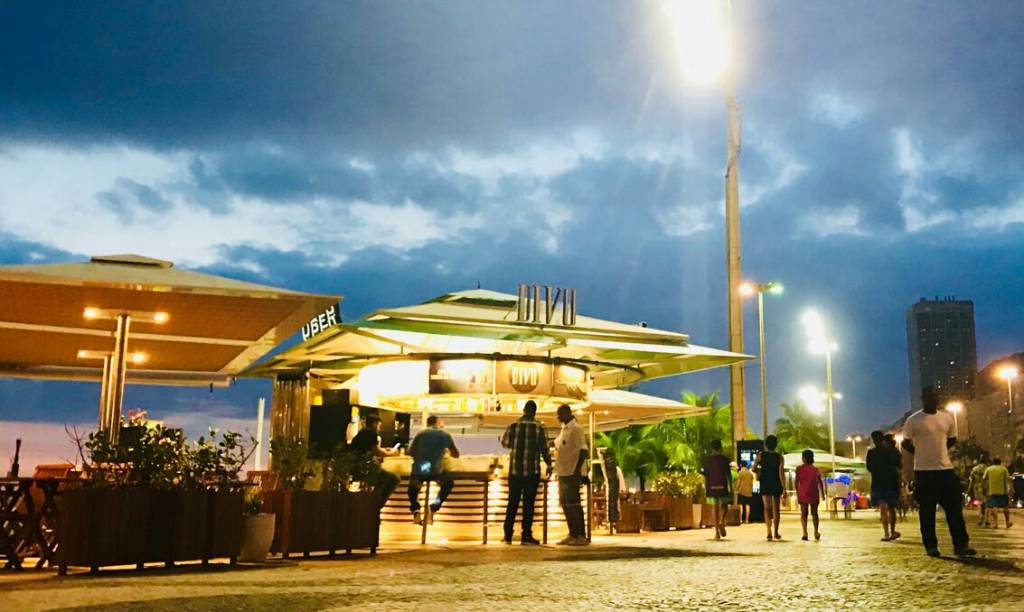 Divo Quiosque leva música eletrônica à orla do Leme, sábado (27)