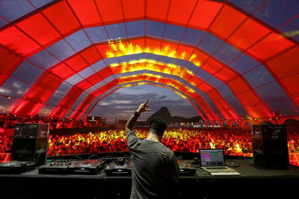 Carnaval sem samba nem marchinha