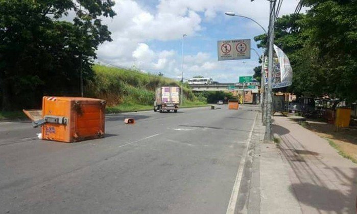 Protesto fecha Linha Amarela nos dois sentidos