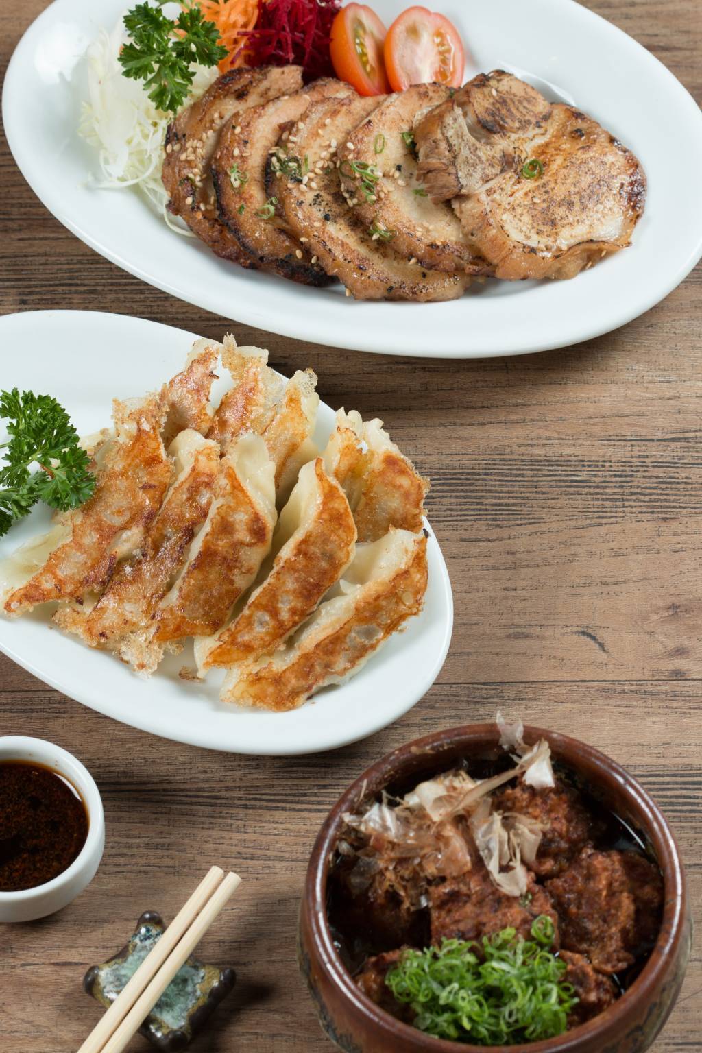 Roman Izakaya reabre na Barra com rodízio de petiscos japas