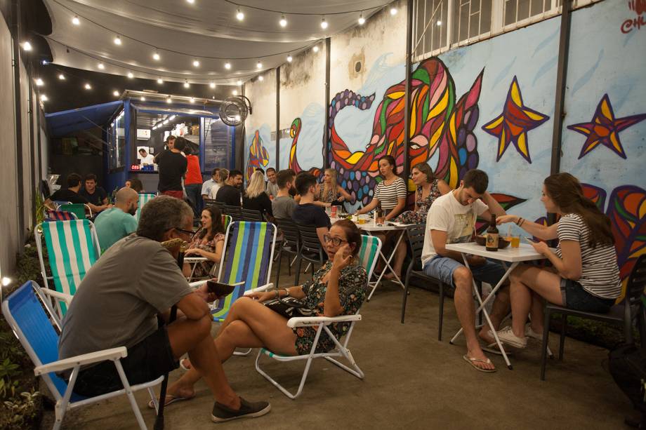 O ambiente descontraído do bar, em Botafogo