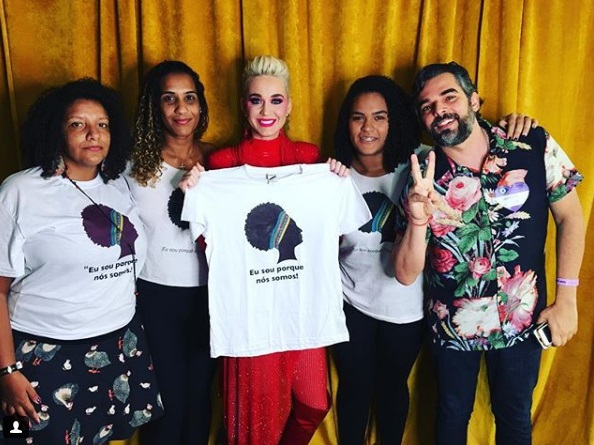 Katy Perry faz homenagem a Marielle Franco em show na Apoteose