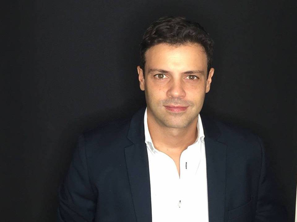 Paulo Godoy - cirurgião plástico - silicone - bumbum - glúteos