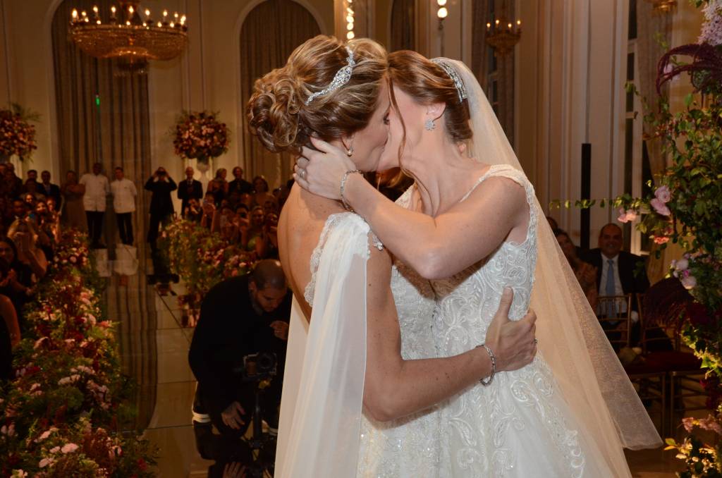 Os detalhes do 1º casamento entre mulheres do Copacabana Palace