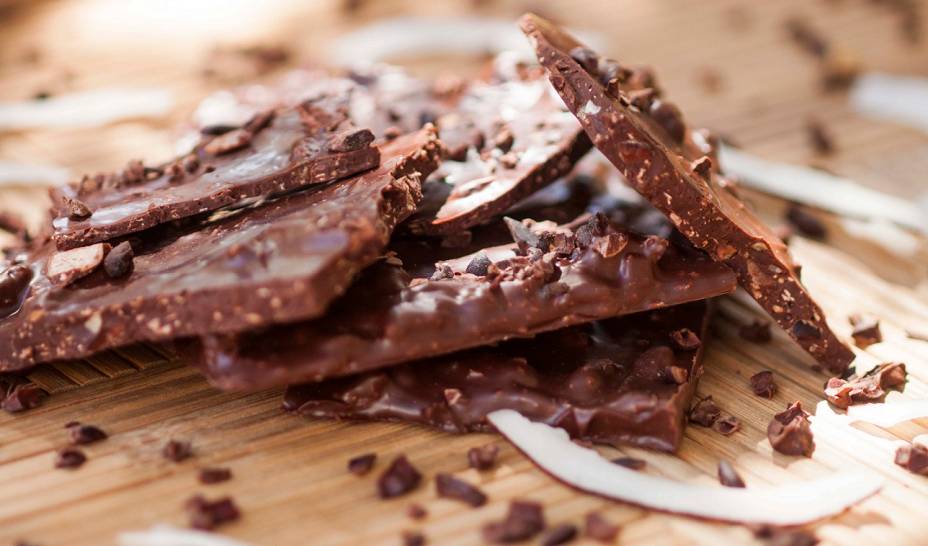 Quebra-quebra de coco: delícia em cartaz na Dengo Quebra-quebra de coco: delícia em cartaz na Dengo