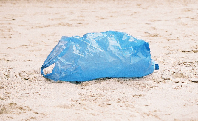 Governo sanciona lei que proíbe sacolas descartáveis em supermercados