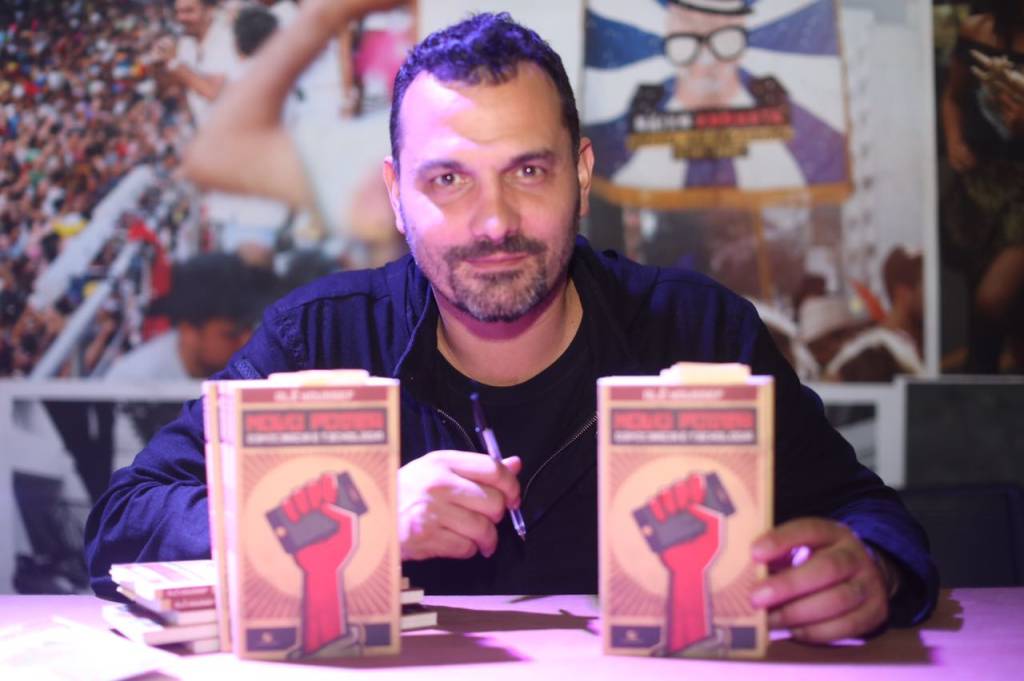 Ativista e produtor cultural Alê Youssef lança livro nesta quinta (14)