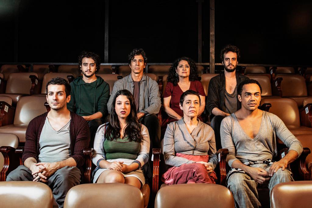 Peça dirigida por Inez Viana prorroga temporada no Teatro Glaucio Gill