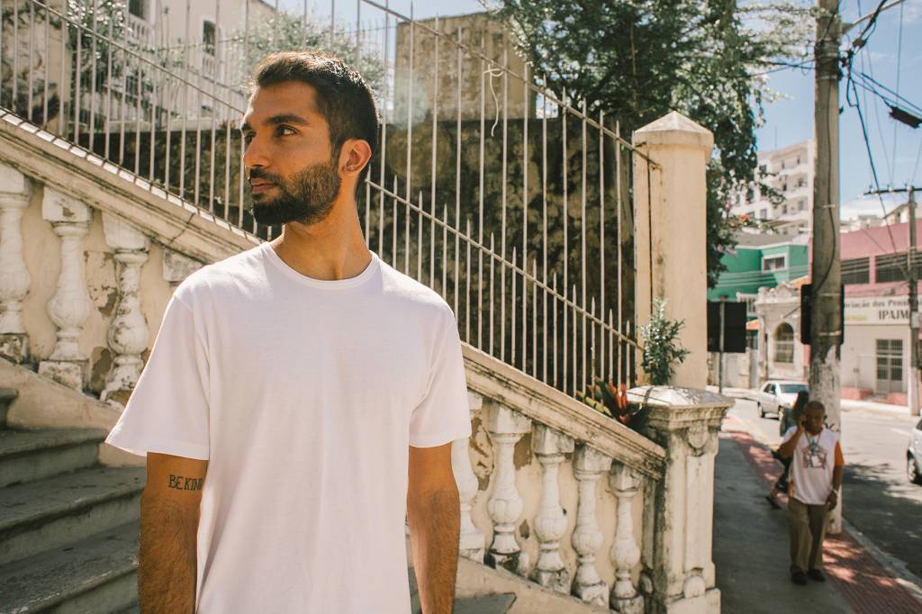 Silva apresenta nova safra de inéditas em Copacabana