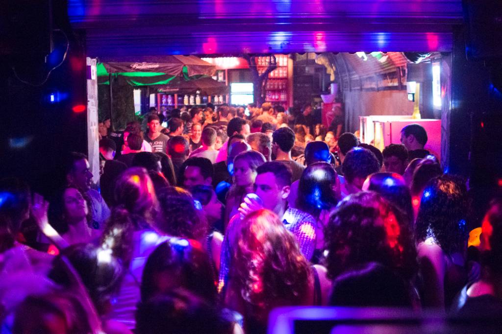 Bukowski promove festa em homenagem ao Dia Mundial do Rock