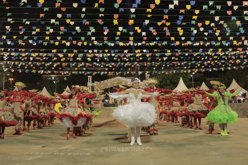 Três atrações em clima de festa do interior