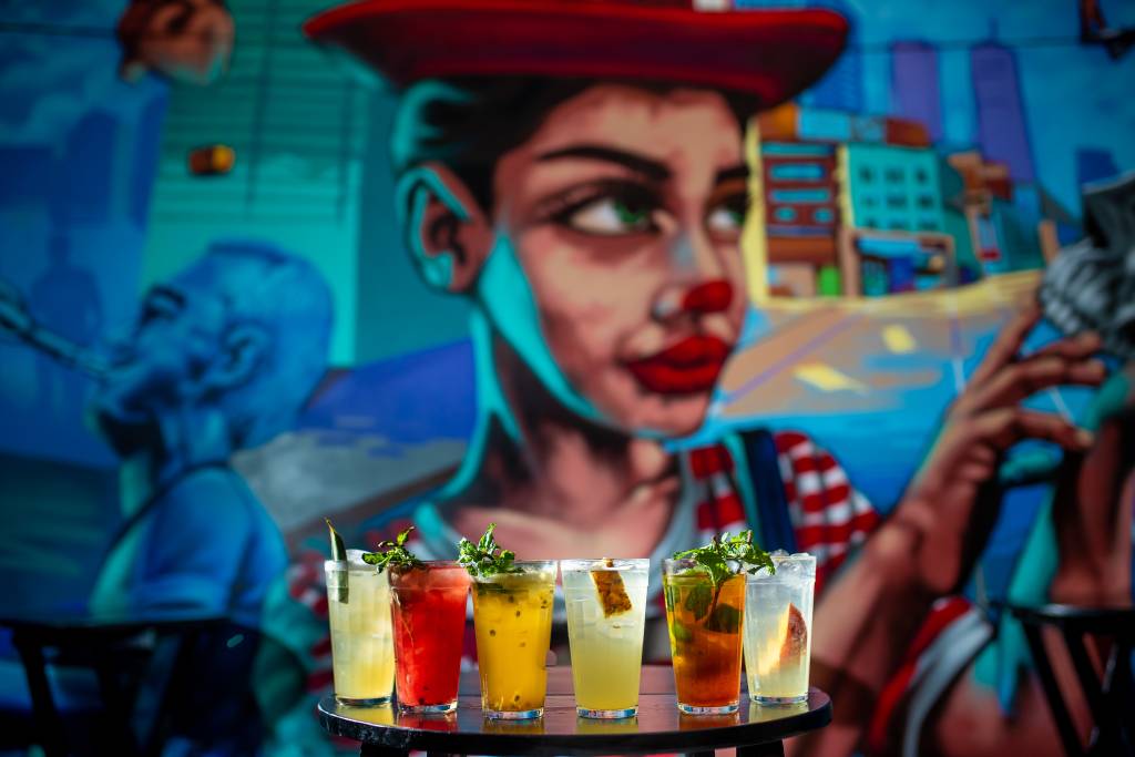 Sarrafo Arte e Bar, no Humaitá, aposta em petiscos de boteco