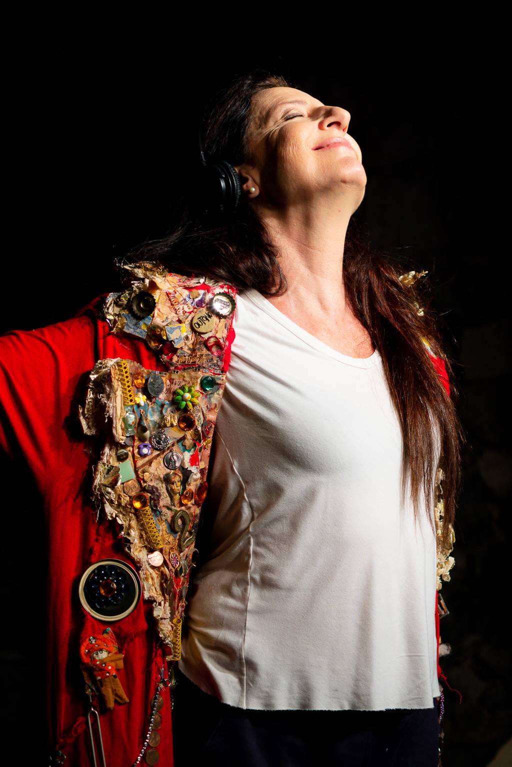 Clarice Niskier fará minitemporada presencial de solo que homenageia Zeca Baleiro