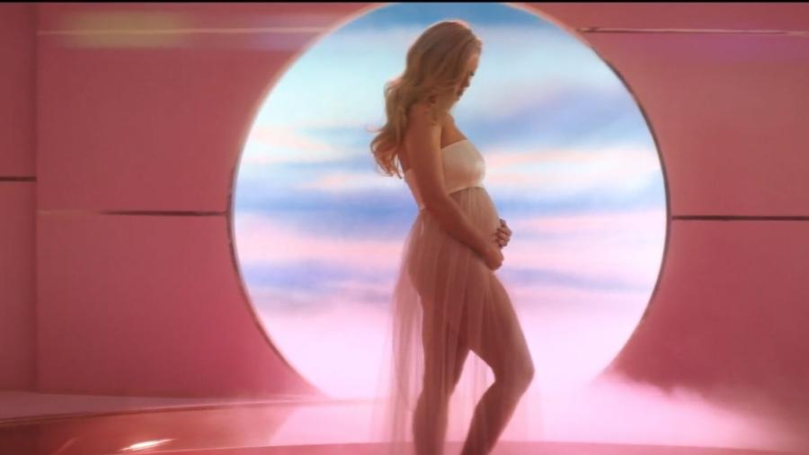 Katy Perry gr&aacute;vida