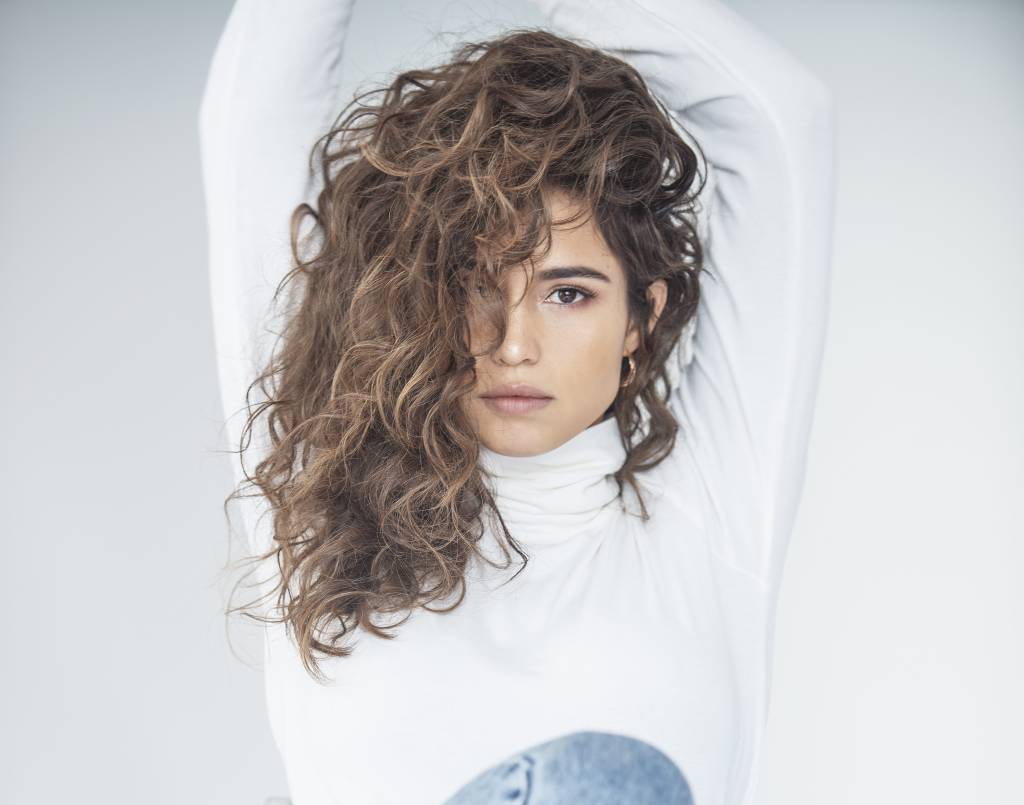 Nanda Costa: antes de ser mãe, a atriz interpreta avó no filme Derrapada