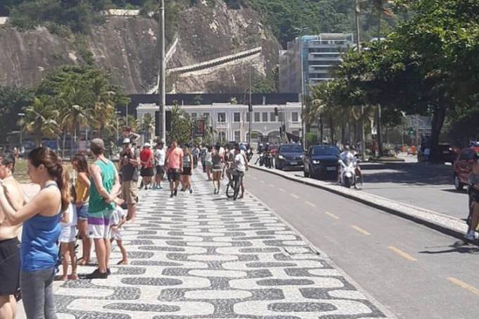 Covid-19: Governador do Rio ameaça autuar quem estiver em aglomeração