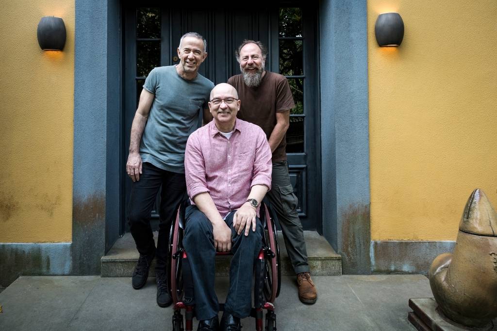 Lives do fim de semana: Paralamas e Festival Sarará pela internet